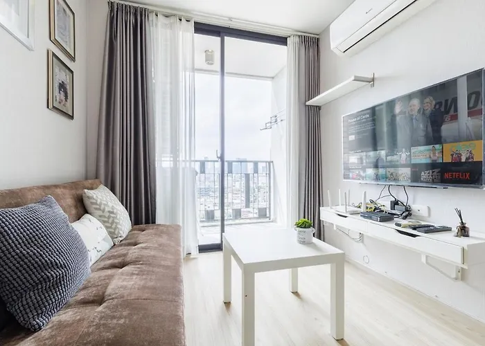 아파트 Luxury Onnute9bts 40sqmt Netflix & Bts& Pool & Gym 2mins To Bts