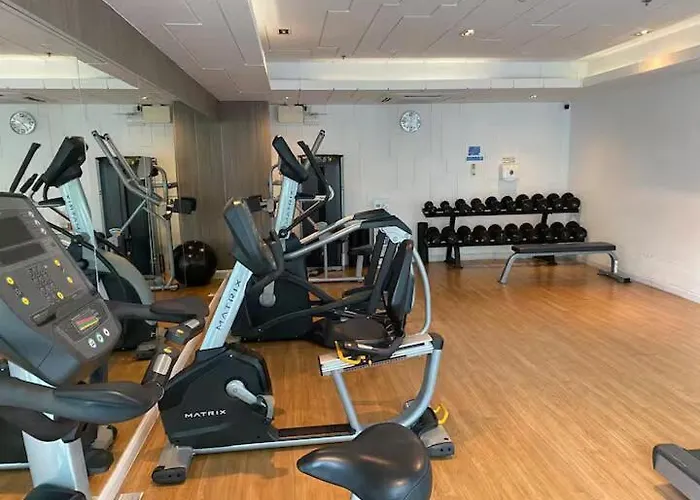 Luxury Onnute9bts 40sqmt Netflix & Bts& Pool & Gym 2mins To Bts 아파트 방콕