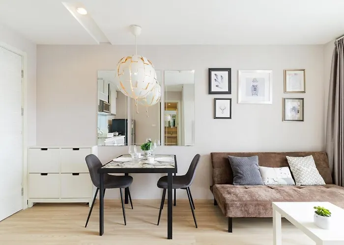 아파트 Luxury Onnute9bts 40sqmt Netflix & Bts& Pool & Gym 2mins To Bts 방콕
