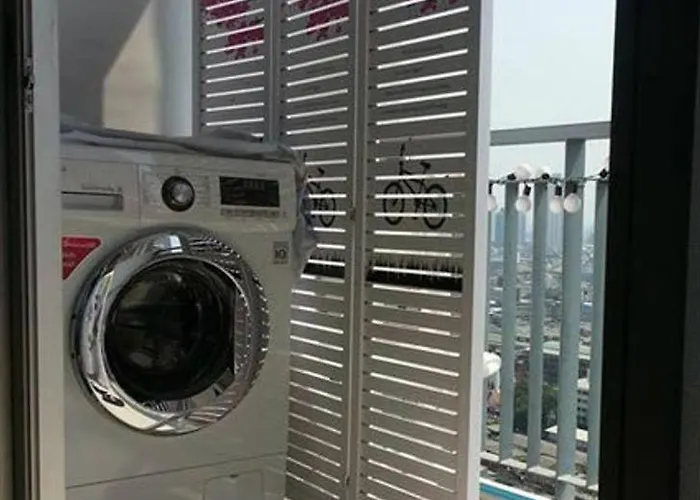 아파트 Luxury Onnute9bts 40sqmt Netflix & Bts& Pool & Gym 2mins To Bts 방콕